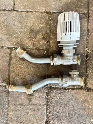 Paneelradiator met geïntegreerde thermostaatkraan, Brugman Kompakt-4,